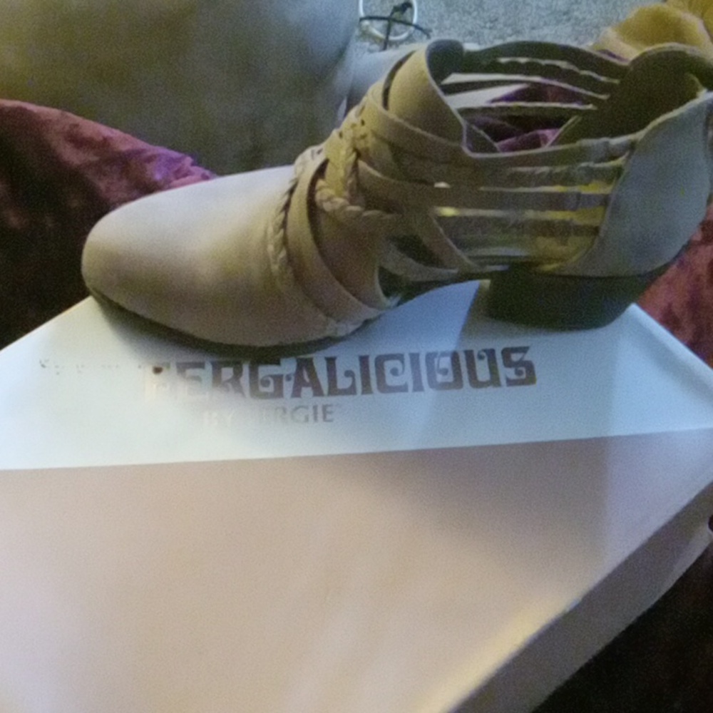 Fergalicious boots size 6.4